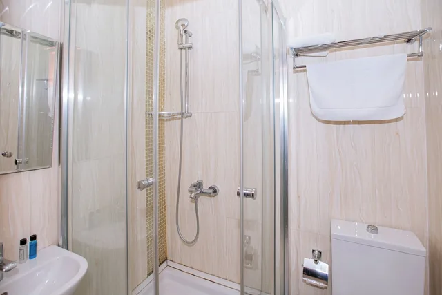 غرفة كومفورت بسرير كوين بإطلالة على المدينة، Clover Hotel Baku 5/7