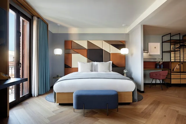 Gotic, Suite, King Bed، Kimpton Vividora Barcelona 1/3
