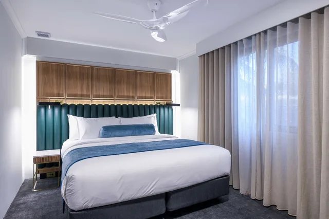 شقة عائلية بسرير كينج وسريرين منفصلين بغرفتين، Powerhouse Hotel Tamworth By Rydges 2/5