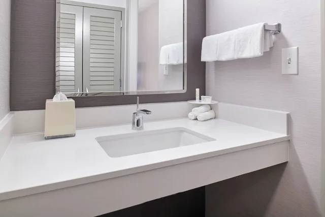 غرفة بسريرين كوين لذوي الإعاقة، Courtyard Chicago Highland Park/Northbrook 3/6