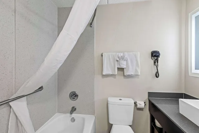 غرفة قياسية بسرير كينج، Best Western Atlanta Cumberland/Galleria Hotel 4/4