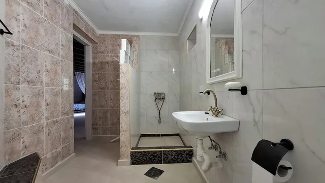 دوبلكس سوبيريور بسريرين كوين مع أريكة، Castellino Studios 1/2