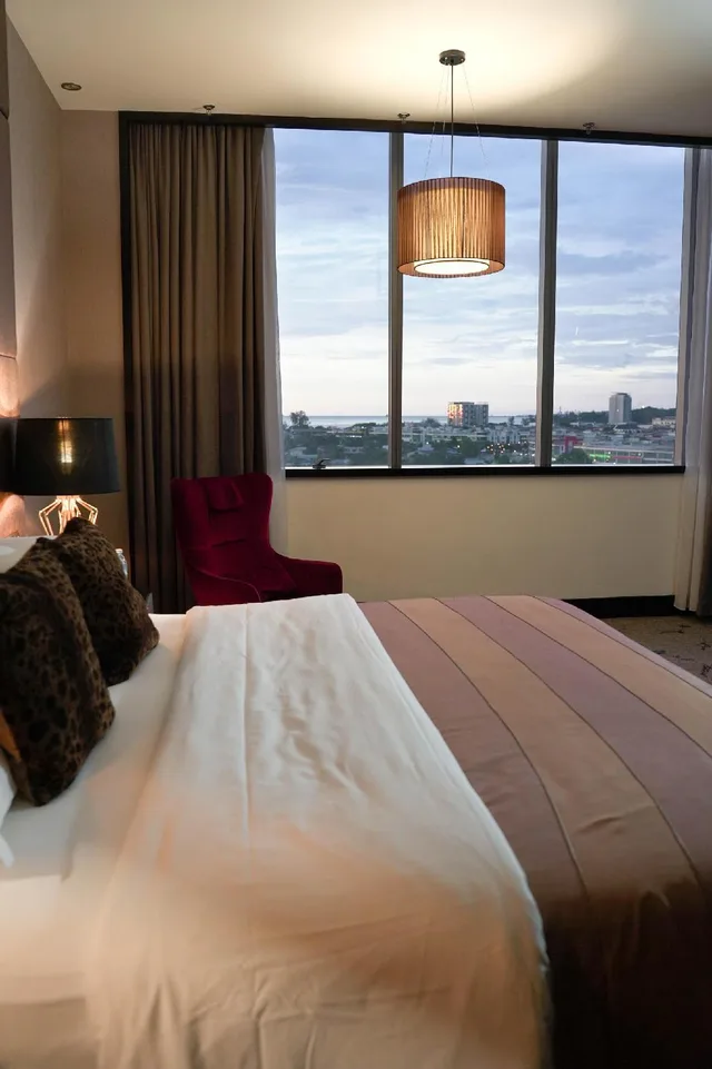 غرفة بريميير بسريرين منفصلين وسرير كينج، New World Suites 1/1