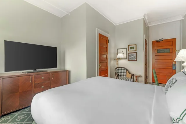 Family, 2 Queen Beds, Parlor، Omni Mount Washington Resort 5/8