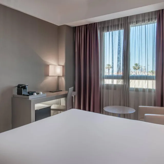 غرفة بسريرين منفصلين بإطلالة على البحر، Ac Hotel Iberia Las Palmas By Marriott 4/10