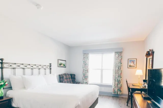 غرفة بسريرين كوين، Loyalist Country Inn A Lakeview Resort 1/2