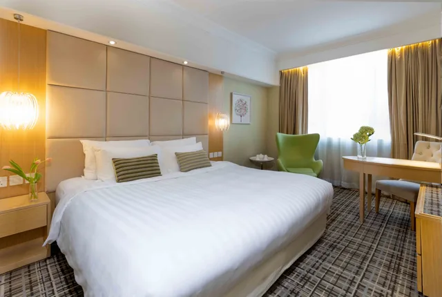 Panda, Executive, King Bed, High Floor، Panda Hotel Hong Kong 2/3