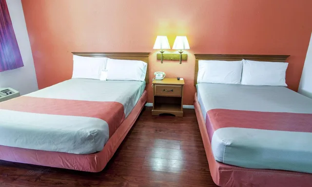 غرفة بسريرين كوين للمدخنين، Motel6 Santa Nella, CA - Los Banos 9/10