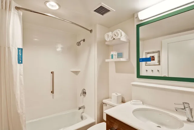 غرفة قياسية بسريرين كوين، Hampton Inn Milford, CT 5/6