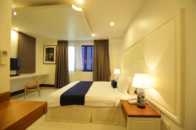 Deluxe, King Bed, Nandha Hotel 4/10