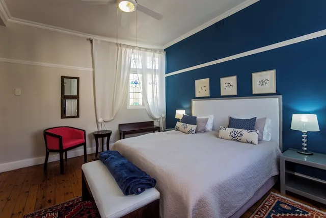 شقة بسريرين كينج، Barry Hall Apartments 5/10