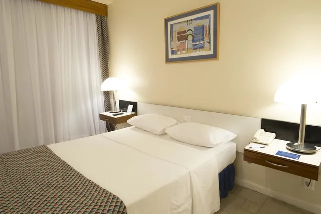 غرفة قياسية، Savoy Othon 4/10