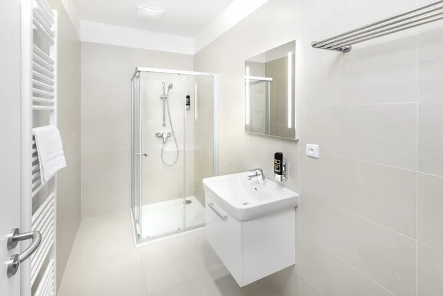 شقة كومفورت بسريرين كوين، Downtown Suites Belohorska 5/5