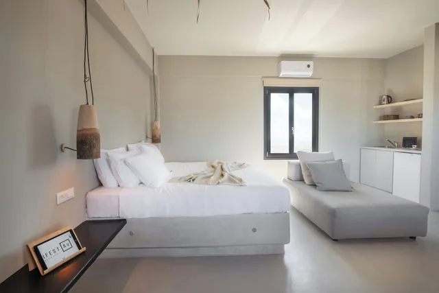 Horizon, Superior, Suite, Double Bed, Sofa, Ifestau.4 5/10