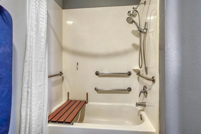 Standard, King Bed, Accessible, Best Western Lake Conroe Inn 3/4