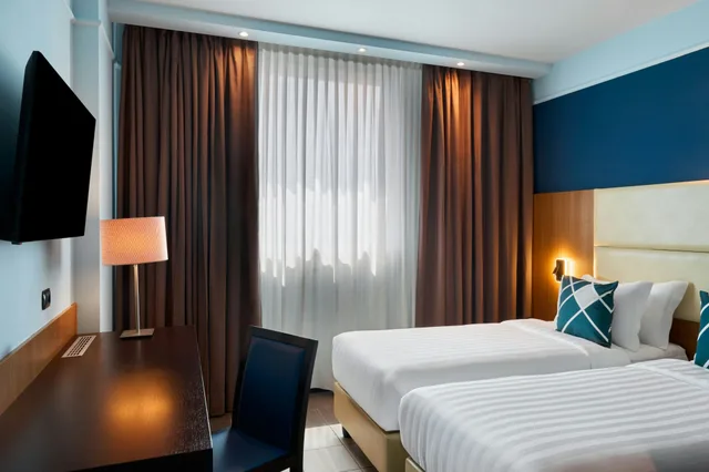 Room, Twin Beds, Four Point Flex Sheraton Bologna Airport 2/5