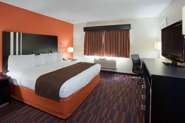 غرفة بسرير كينج، AmericInn by Wyndham Shakopee Near Canterbury Park 5/10