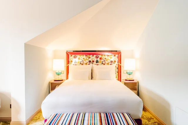 غرفة صغيرة بسرير كوين، Hotel Schloss Seefels 1/3