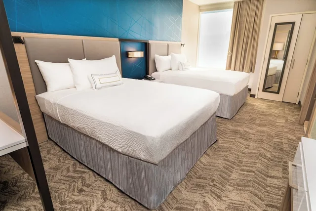 جناح بسريرين كوين مع سرير سحّاب إضافي لذوي الإعاقة، Springhill Suites By Marriott Newark Fremont 1/6