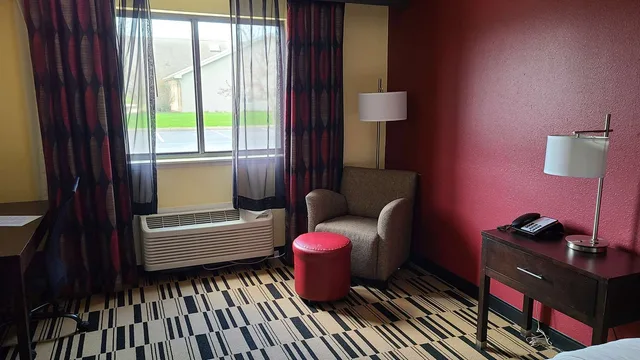 غرفة بسرير كينج، Best Western Shippensburg Hotel 6/6