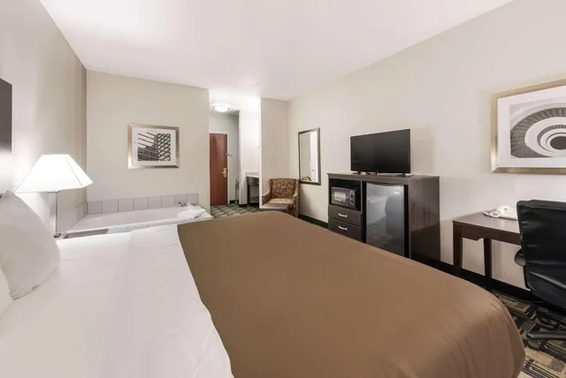 غرفة بسرير كينج، Suburban Studios Mason Hwy 42 3/10