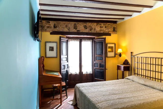 Rustic, Double Bed، La Casa Del Rector Hotel 4/10