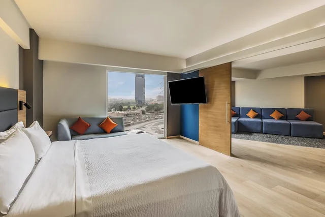 جناح جونيور بسرير كينج، Fiesta Inn Monterrey Valle 1/4