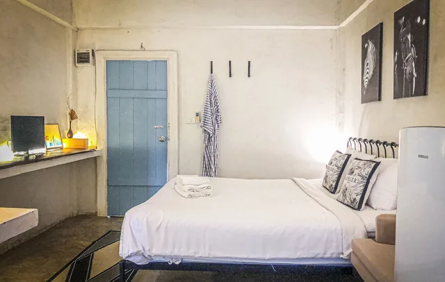 غرفة قياسية بسرير كينج، De Lit Hotel 4/5