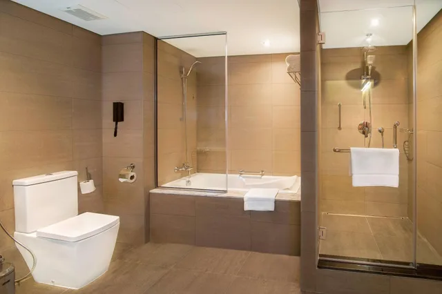 جناح ديلوكس بغرفة نوم واحدة، Le Meridien Abu Dhabi 4/5
