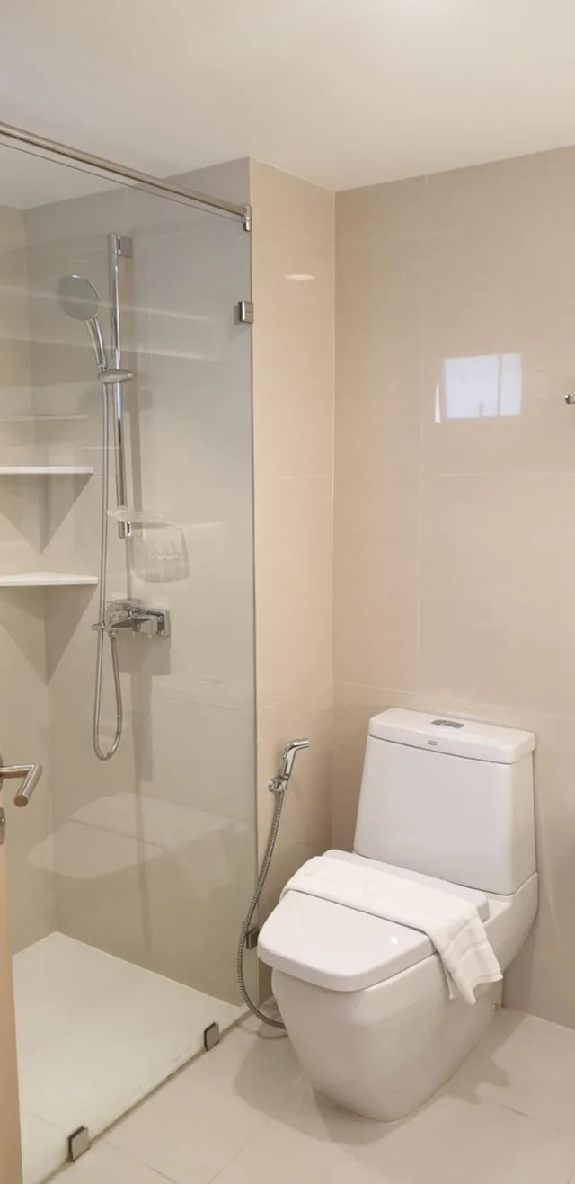 غرفة بسريرين منفصلين بشرفة، Pacific Park Hotel And Residence 5/5