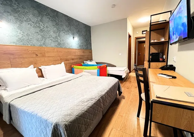 Standard, Double Bed, St George Ski Spa 3/10