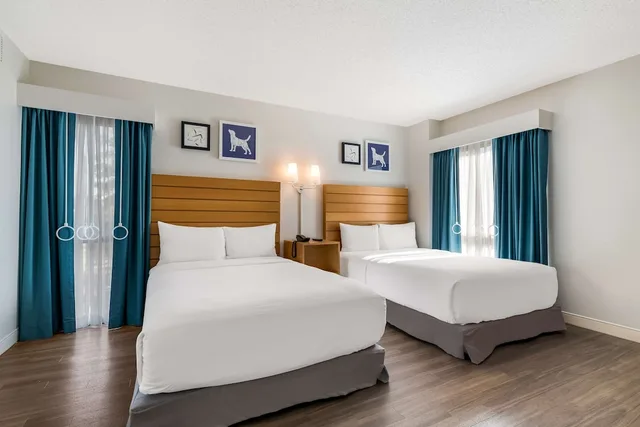 2 Bedrooms, Suite, 1 King and 2 Double Beds, Accessible, Sonesta ES Suites Orlando International Drive 2/5