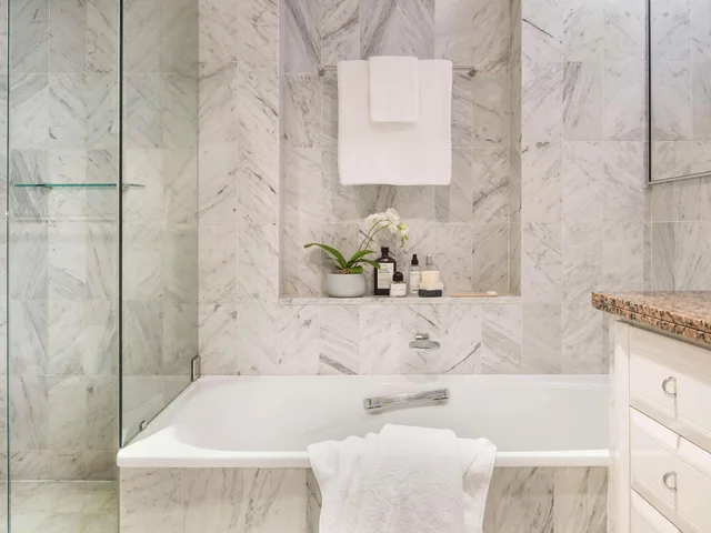 1 Bedroom, Renovated, Suite, Apartment, City View، The Sebel Quay West Suites 3/4