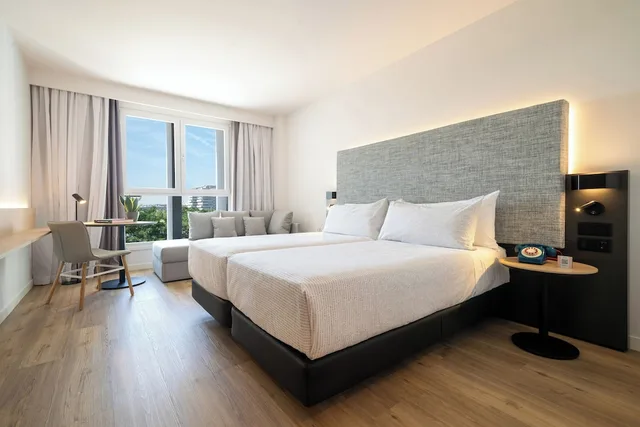 Connecting, Innside, Studio, Queen and Twin Beds، INNSiDE Madrid Valdebebas 1/2