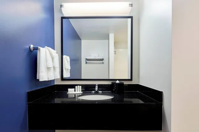 Suite, King Bed, Fairfield Inn And Suites Indianapolis Downtown 5/7