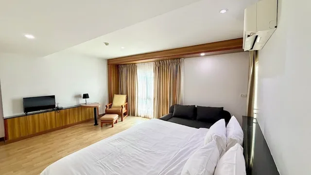 غرفة بريميير ديلوكس بسرير كينج، NJOY Prestige Grand Hotel Don Mueang 8/10
