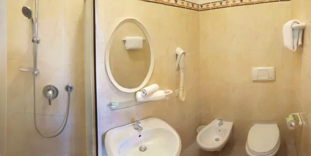 غرفة قياسية بسريرين منفصلين بإطلالة على المتنزه، HOTEL PRESTIGE 6/6