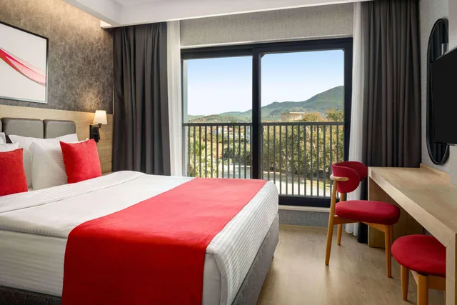 غرفة قياسية بسرير مزدوج، Ramada by Wyndham Dalaman 2/5