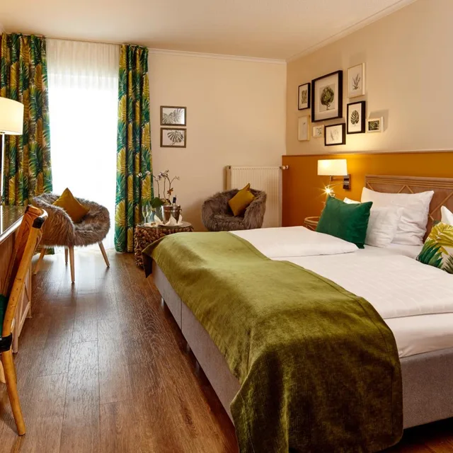غرفة بريميوم بسرير مزدوج، Parkhotel Weiskirchen 1/6