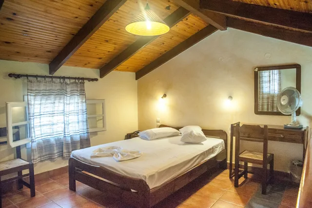 دوبلكس بسرير مزدوج وسريرين منفصلين بإطلالة على البحر، MOUIKIS SUN VILLAGE 2/3