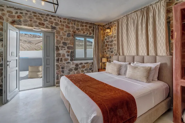 Deluxe, Suite, King Bed, Desiterra Santorini 2/7
