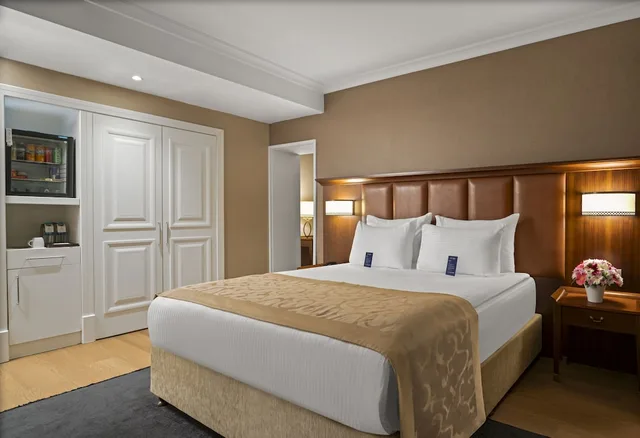 جناح تنفيذي بسرير كينج، Rotta Hotel Istanbul 2/3