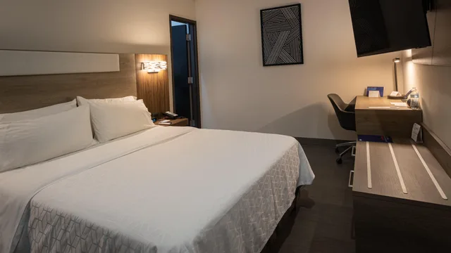 غرفة بسرير كينج، Holiday Inn Express Morelia Centro Historico by IHG 1/3