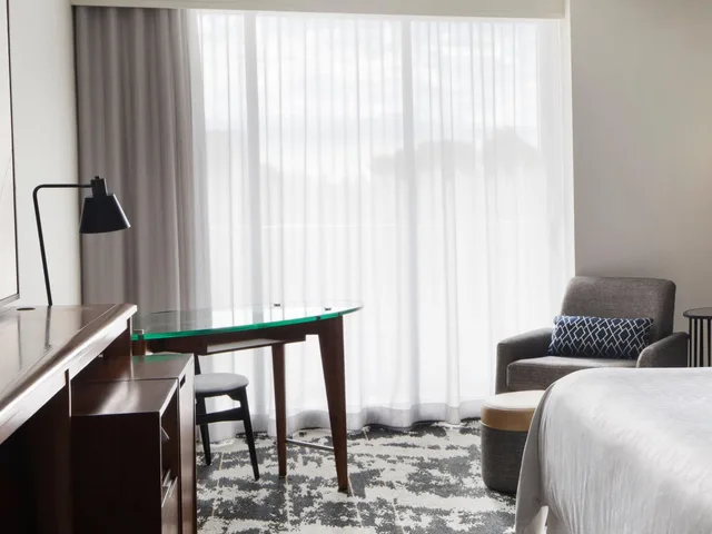 جناح جونيور بسرير كينج، SHERATON VANCOUVER AIRPORT HOTEL 2/3