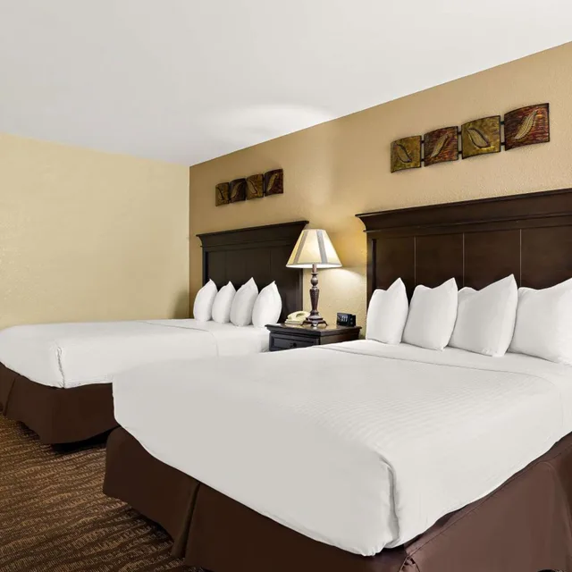 غرفة بسرير كوين، Best Western Center Pointe Inn 6/9