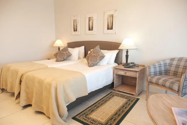 غرفة قياسية بسريرين منفصلين، The Point Hotel Spa 1/2