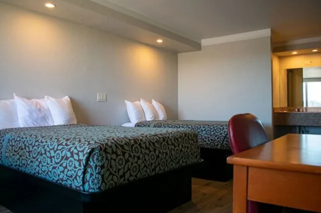 غرفة بسريرين مزدوجين للمدخنين، Days Inn By Wyndham Hillsboro Tx 5/8