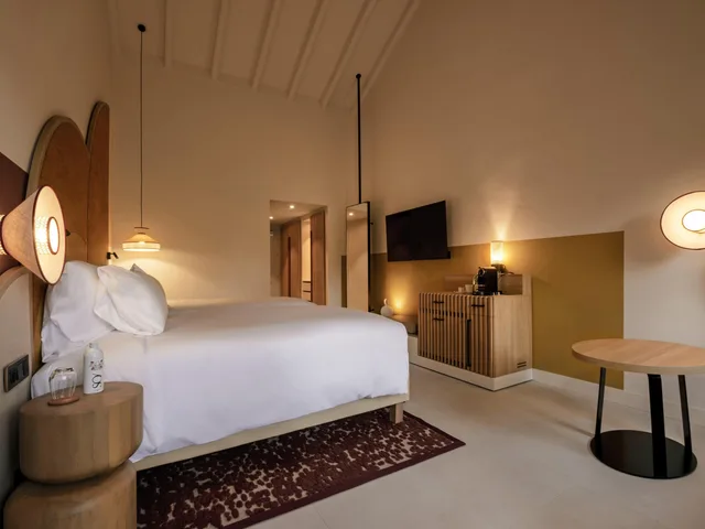 غرفة عائلية بسرير كينج، SO/Sotogrande Spa & Golf Resort Hotel 5/8