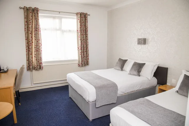 غرفة قياسية بثلاثة أسرّة، Hamlet Hotels Maidstone 2/3
