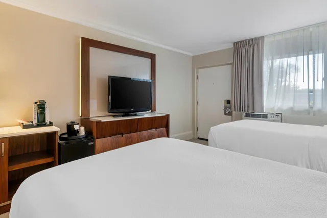 غرفة بسرير مزدوج، Days Inn By Wyndham Dover 3/6